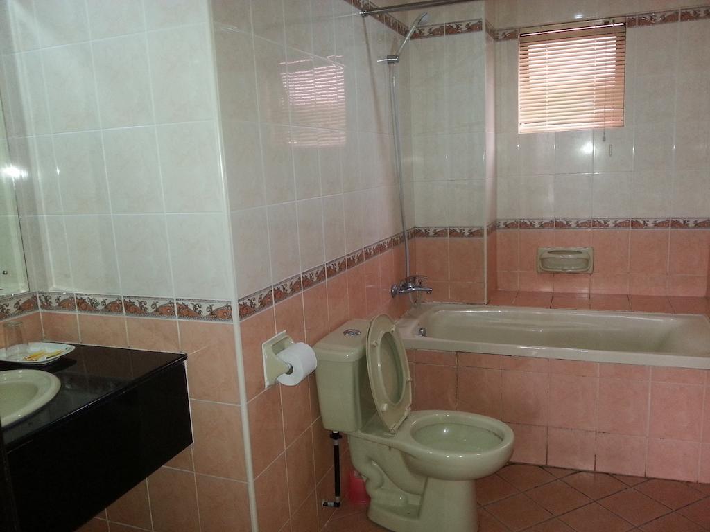 Dorcas Service Apartment - Marina Court Kota Kinabalu Rum bild