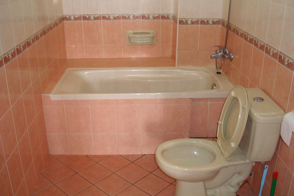 Dorcas Service Apartment - Marina Court Kota Kinabalu Rum bild