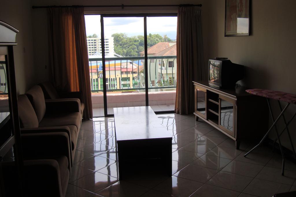 Dorcas Service Apartment - Marina Court Kota Kinabalu Exteriör bild