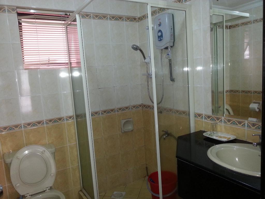 Dorcas Service Apartment - Marina Court Kota Kinabalu Exteriör bild