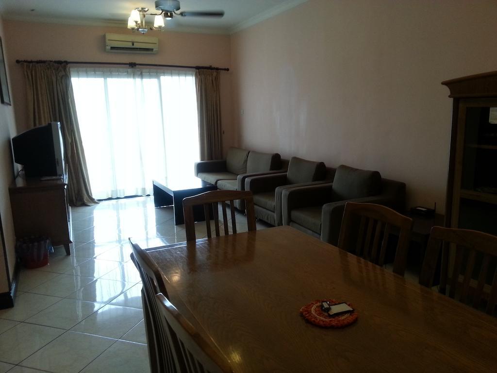 Dorcas Service Apartment - Marina Court Kota Kinabalu Exteriör bild