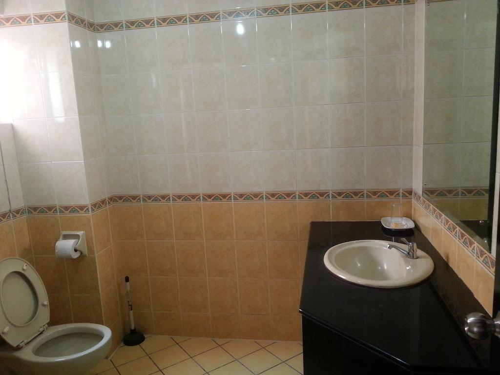 Dorcas Service Apartment - Marina Court Kota Kinabalu Exteriör bild